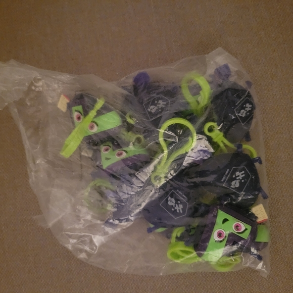 Key Chains & Bracelets - Picture 14 of 16